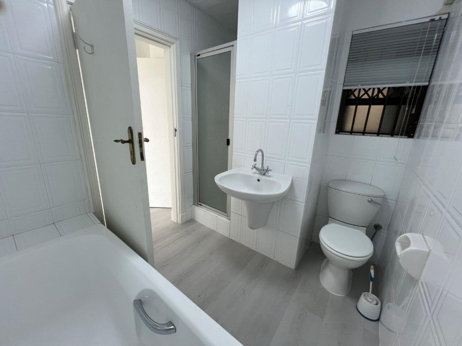 To Let 3 Bedroom Property for Rent in Humewood Eastern Cape